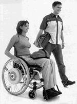 девушка и инвалидная коляска