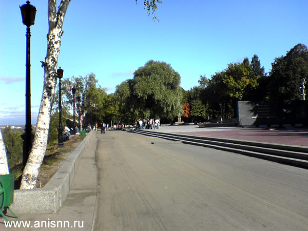 вид на Нижегородский Кремль от здания филармонии